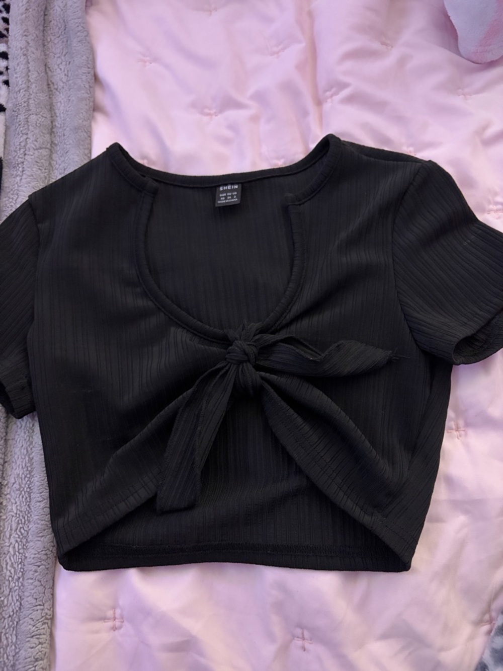 SHEIN Black Ribbed Tie-Front Crop Top